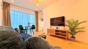One Lake Club Apartments - Exclusive 1BRs in North Bucharest