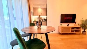 One Lake Club Apartments - Exclusive 1BRs in North Bucharest