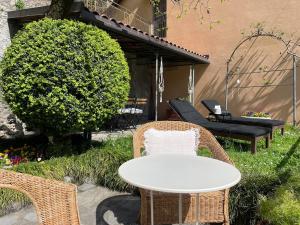 Stunning property facing Como Lake, Tremezzo