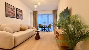 One Lake Club Apartments - Exclusive 1BRs in North Bucharest