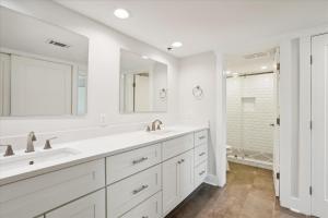 3427 Villamare