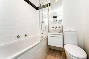 Stylish Kensington apartment in prime location