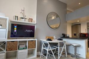 Stylish Kensington apartment in prime location