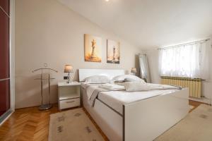 AA Dalmatia - Exclusive Private Pool & Real Hot Tub, 90m Suite near Split