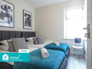 Tudors eSuites 5 Bedroom House #101R