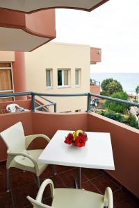 Iolkos Hotel Apartments Chania Greece