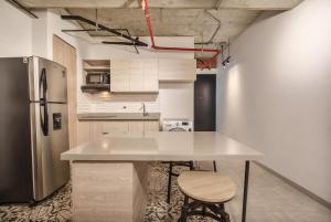 Spacious Loft with a Beautiful View in Laureles, Near Poblado