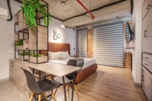 Spacious Loft with a Beautiful View in Laureles, Near Poblado