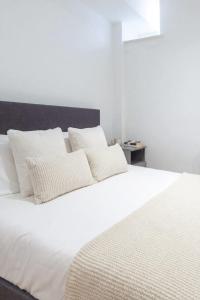 Modern Shoreditch Studio Central Location