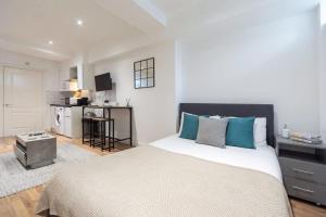 Modern Shoreditch Studio Central Location
