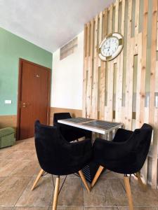 REOs Apartment