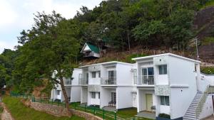 Rock N Brook Resort Kanthalloor