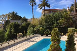 Stunning 3-Br Apartment with Large Terrace and Pool