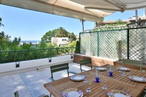 Stunning 3-Br Apartment with Large Terrace and Pool