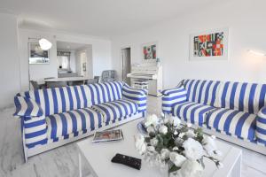 Stunning 3-Br Apartment with Large Terrace and Pool