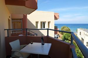 Iolkos Hotel Apartments Chania Greece