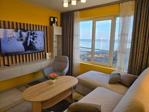 SeaSky SmartHome-Penthouse with private Parking