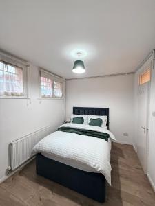Settles street Hideaway- near central London for 4 people