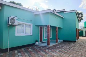 Wamz Apartments And Tours B