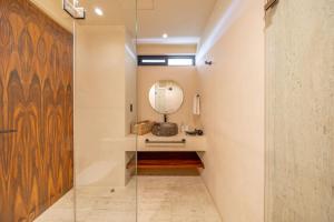 Peaceful Studio Retreat with Hot Tub and King Bed