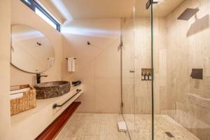 Peaceful Studio Retreat with Hot Tub and King Bed