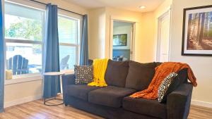 Super comfy King Bed - Great for Longer Stays!