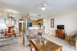 Inviting lakefront condo near attractions with lake view, AC, pool & hot tub