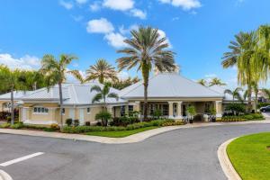 Beautiful home with resort pool and space for the whole family