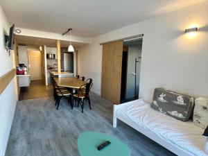 Appartement rénové 3 Pièces, Balcon, 67 pers., WIFI - FR-1-346-539