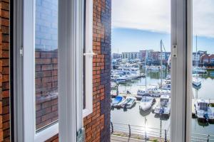 The Crows Nest - 1 Bed Apartment - Swansea Marina