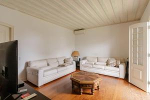 Casa Alto Padrao com Churrasqueira e Piscina