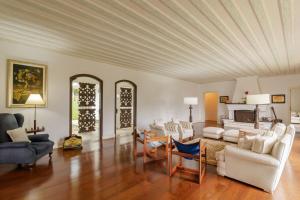 Casa Alto Padrao com Churrasqueira e Piscina