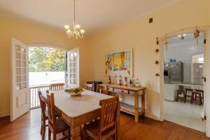 Casa Alto Padrao com Churrasqueira e Piscina