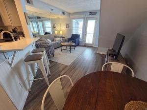 North Shore Inn TC 307