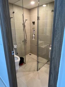 Luxury 2BR at River Panorama, Pool 35F