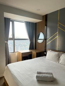 Luxury 2BR at River Panorama, Pool 35F