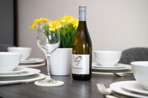 Seaside Heaven in Exclusive Naighbourhood