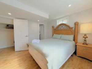 Cozy Rooms in Bright Walkout Suite - Newly Renovated in 2026