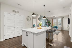 Emerald Grove - Close to Disney