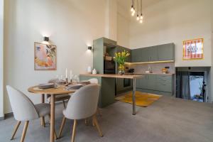 Elegant Loft Kypseli 2BR 2BA