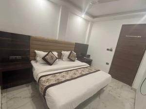 The Grand Inn Just Near New Delhi Railway Stations
