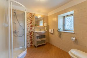 Villa Christina with Pool, Jacuzzi and Sauna