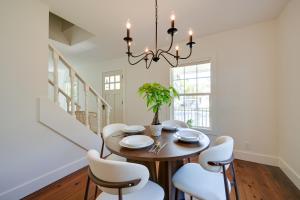 5 Mi to Pier Village: Coastal Jade Cottage
