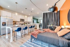 4BR Townhouse King Bed Garage Northlake