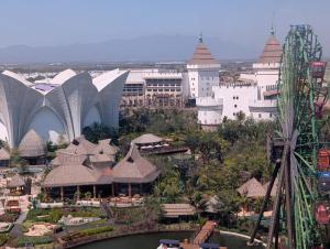 2bd condo on the beach