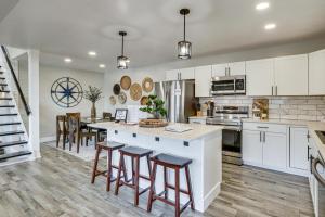 Private Dock and Theater Room Lake Ozark Luxury