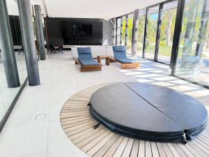 Solanas Crystal View