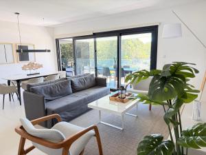 Solanas Crystal View