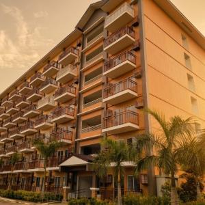 2BR Camella Condo Room with Pool, Gym, and Playground