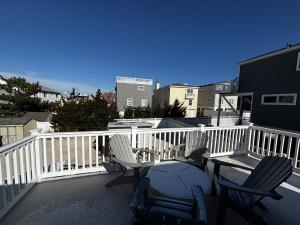 Oceanside Ship Bottom Large Yard Beach Badges Deck Wifi Only 4Th From The Beach! Only 4Th From The Beach! Ocean Single Family In Ship Bottom